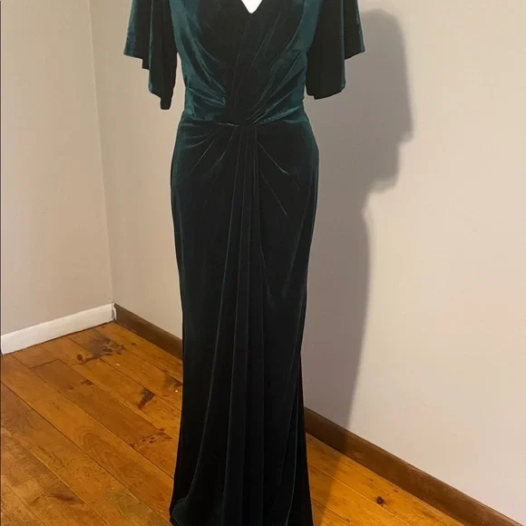 Luxurious Dark Green Velvet Maxi Dress - Picture 3 of 7
